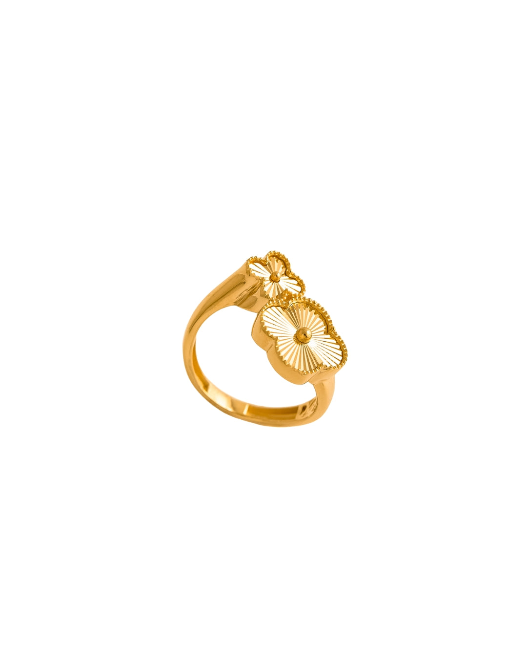 Produktbild: Offener 18k Goldring mit zwei fein gearbeiteten Blüten – handgefertigter Designring ‚Golhā-ye Khoshbakhti‘ (Blüten des Glücks)