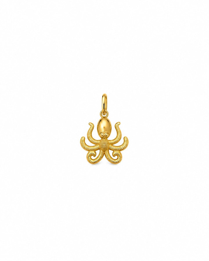 Akhtapus Oktopus Anhänger aus 18k Gelbgold mit geschwungenen, fein strukturierten Tentakeln auf weissem Hintergrund