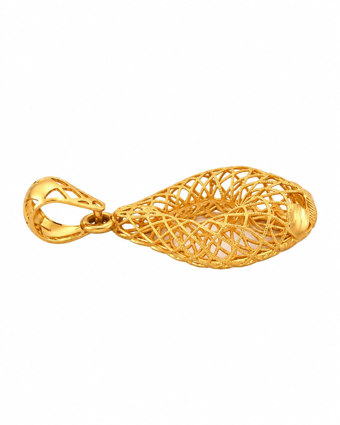 Filigraner Anhänger aus 18 Karat Gelbgold mit kunstvollem, offenem Flechtmuster und strukturierter Oberfläche, freigestellt auf reinweissem Hintergrund.