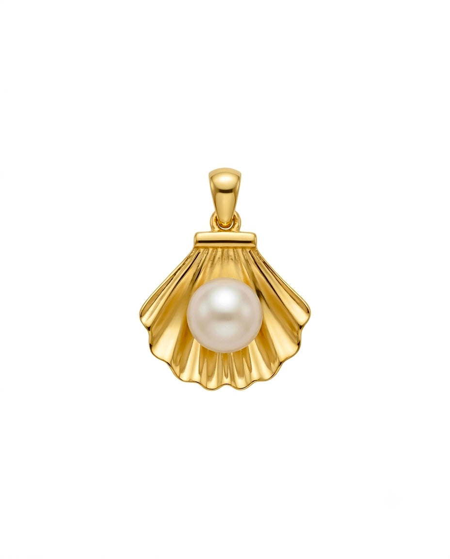 Detailaufnahme des 18k Gold Muschelanhängers mit Perle
