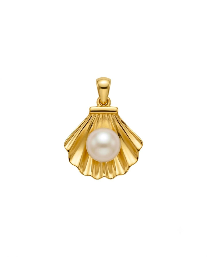 Detailaufnahme des 18k Gold Muschelanhängers mit Perle