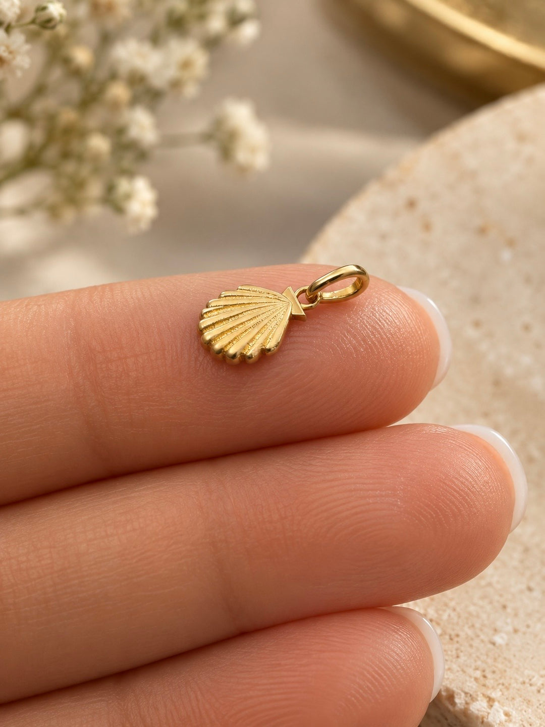 Sadaf Muschel-Anhänger aus 18k Gelbgold Detailansicht