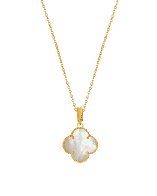 18k Goldanhänger mit Perlmutt-Kleeblatt – Produktbild freigestellt.