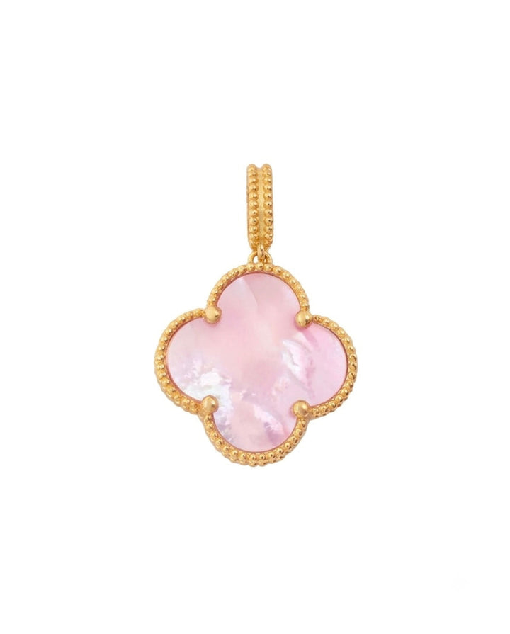 Rosafarbener Kleeblatt-Anhänger aus 18 Karat Gelbgold mit schimmerndem Perlmutt in zarten Rosa- und Weissnuancen. Der filigrane Goldrahmen mit feiner Perlenstruktur verleiht dem eleganten Schmuckstück eine luxuriöse Ausstrahlung. Zeitloser Goldanhänger für Damen und Herren – handgefertigter Echtschmuck von Ziba Gold.