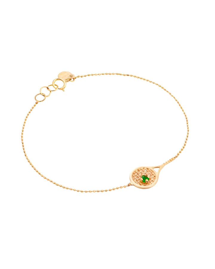 Armband aus 18k Gelbgold mit Tennisraketen-Anhänger und grünem Zirkonia, freigestelltes Produktbild