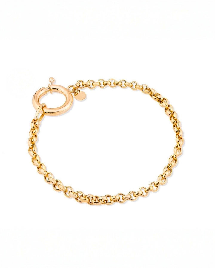 Detailaufnahme einer 18k Gelbgold Erbskette mit grossem Federringverschluss