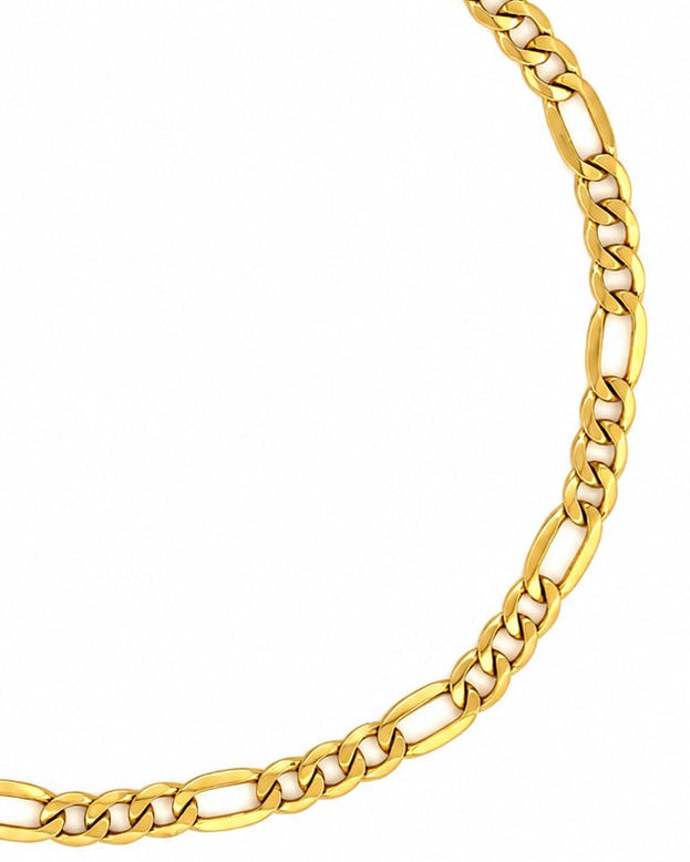 Detailaufnahme einer 18k Gelbgold Figaro-Kette mit abwechselnd kurzen und länglichen Gliedern, hochglanzpoliert, massives Goldarmband in klassischem Figaro-Design auf weißem Hintergrund.