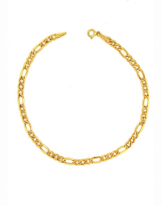 Figaro-Armband aus 18 Karat Gelbgold freigestellt auf weißem Hintergrund – klassischer, zeitloser Goldschmuck aus massivem 18k Gold mit hochwertigem Karabinerverschluss.