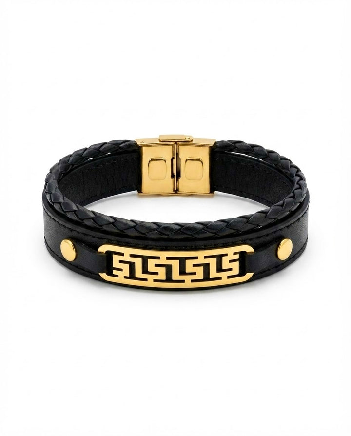 Armband aus schwarzem Leder mit geometrischem Schmuckelement aus 18k Gelbgold
