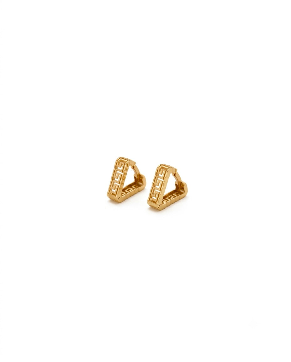 18k Gelbgold Creole mit klassischem Mäander-Muster und Klappverschluss.
