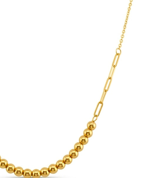 Detailansicht der Goldperlenkette Zanjir Tala-e Morvarid – glänzende Kugelglieder auf zarter Gliederkette aus 18k Gold