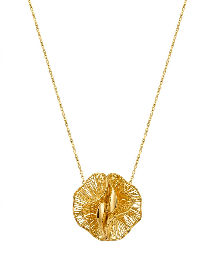 Halskette aus 18k Gelbgold mit floraler, skulpturaler Anhängerform – inspiriert von einer Blume des Glücks