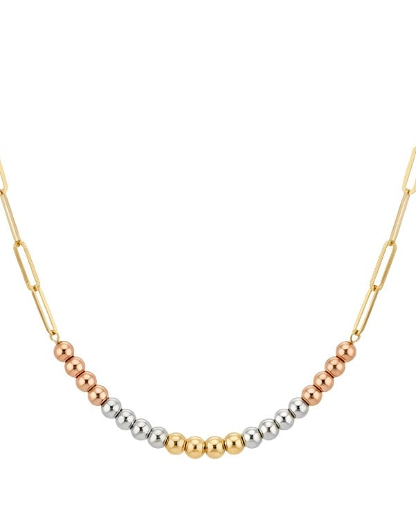 Detailaufnahme der dreifarbigen Goldkugeln mit 1.5 mm Paperclip-Gliedern
