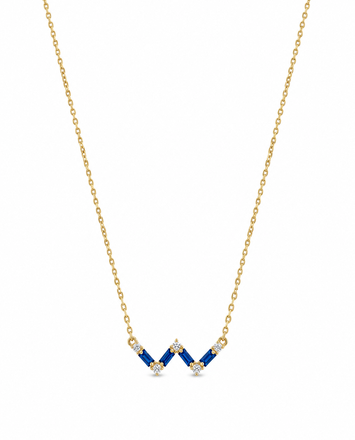 Feine Halskette aus 18k Gelbgold mit W-förmigem Cassiopeia-Anhänger in Blau – 41.5 cm Länge