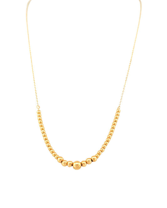 Feine Halskette aus 18k Gelbgold mit abgestuften Goldkugeln und zentraler Hauptkugel, Produktbild, freigestellt