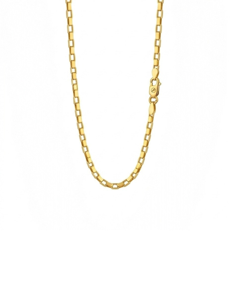 Detailaufnahme einer Halskette aus 18k Gelbgold mit Karabiner-Verschluss