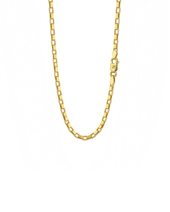 Detailaufnahme einer Halskette aus 18k Gelbgold mit Karabiner-Verschluss