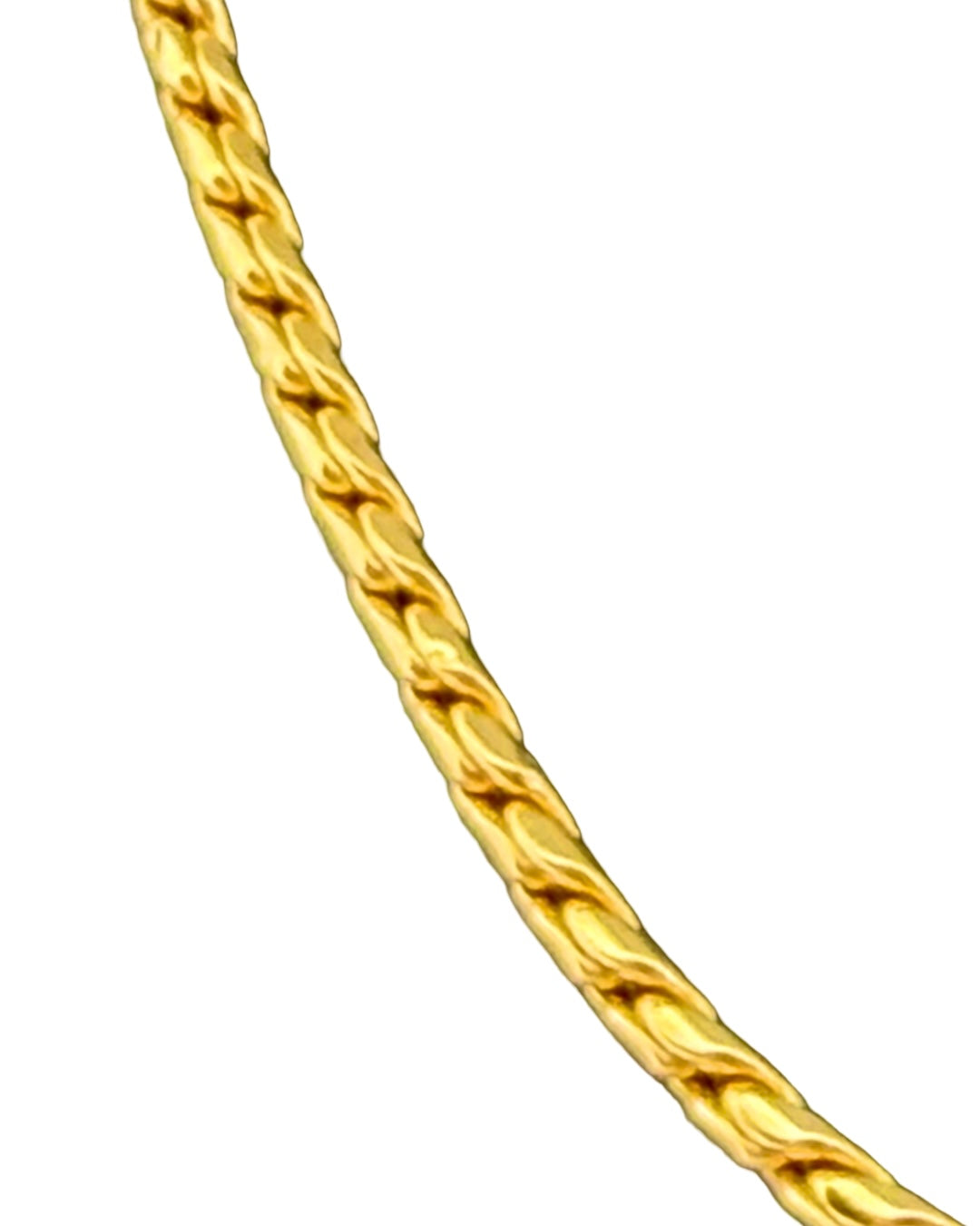 Detailaufnahme der gedrehten Struktur der 18k Gold Halskette