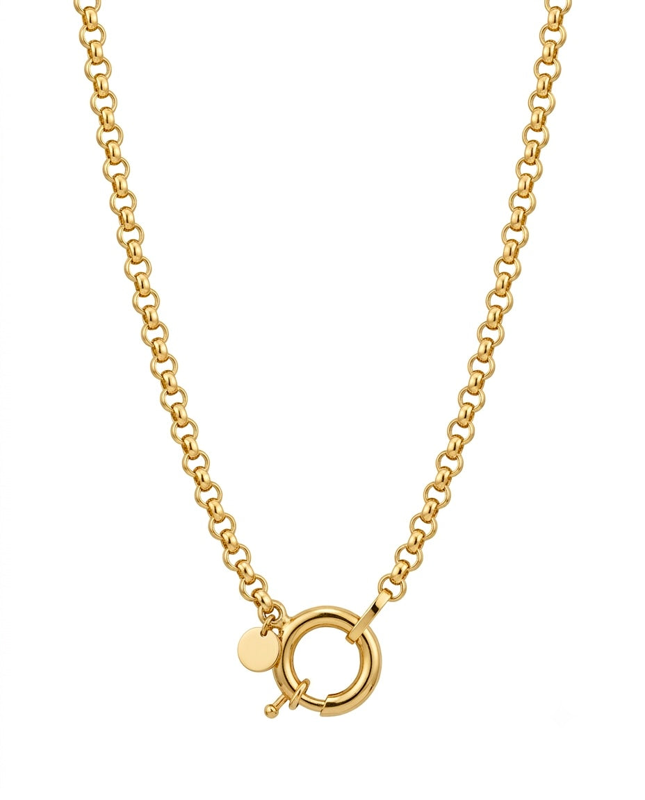Detailaufnahme einer klassischen Rolo-Kette aus 18k Gelbgold mit sichtbarem Ringverschluss