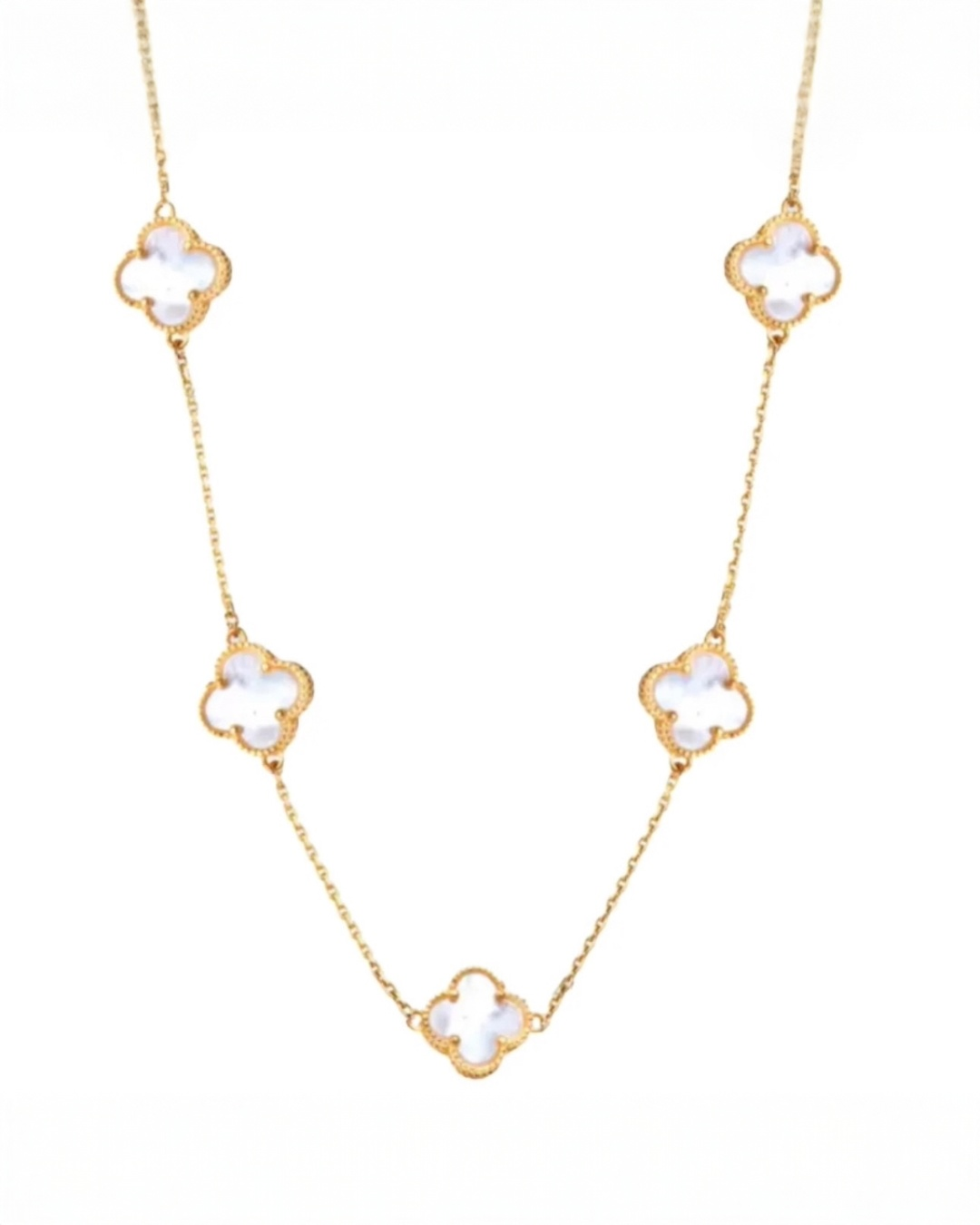 18k Goldkette mit fünf Perlmutt-Kleeblättern – freigestelltes Produktbild.