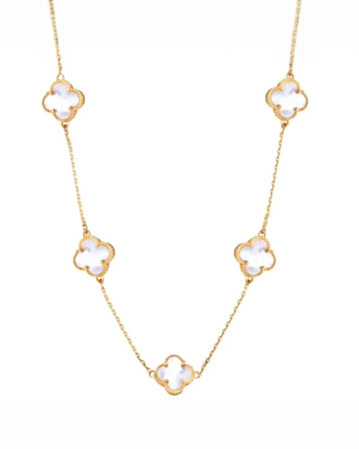 18k Goldkette mit fünf Perlmutt-Kleeblättern – freigestelltes Produktbild.