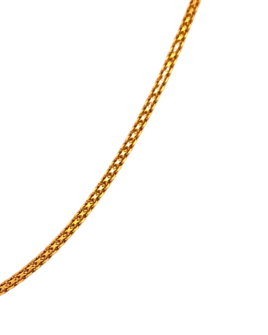 Detailaufnahme der fein verflochtenen Bismarck-Struktur aus 18k Gelbgold