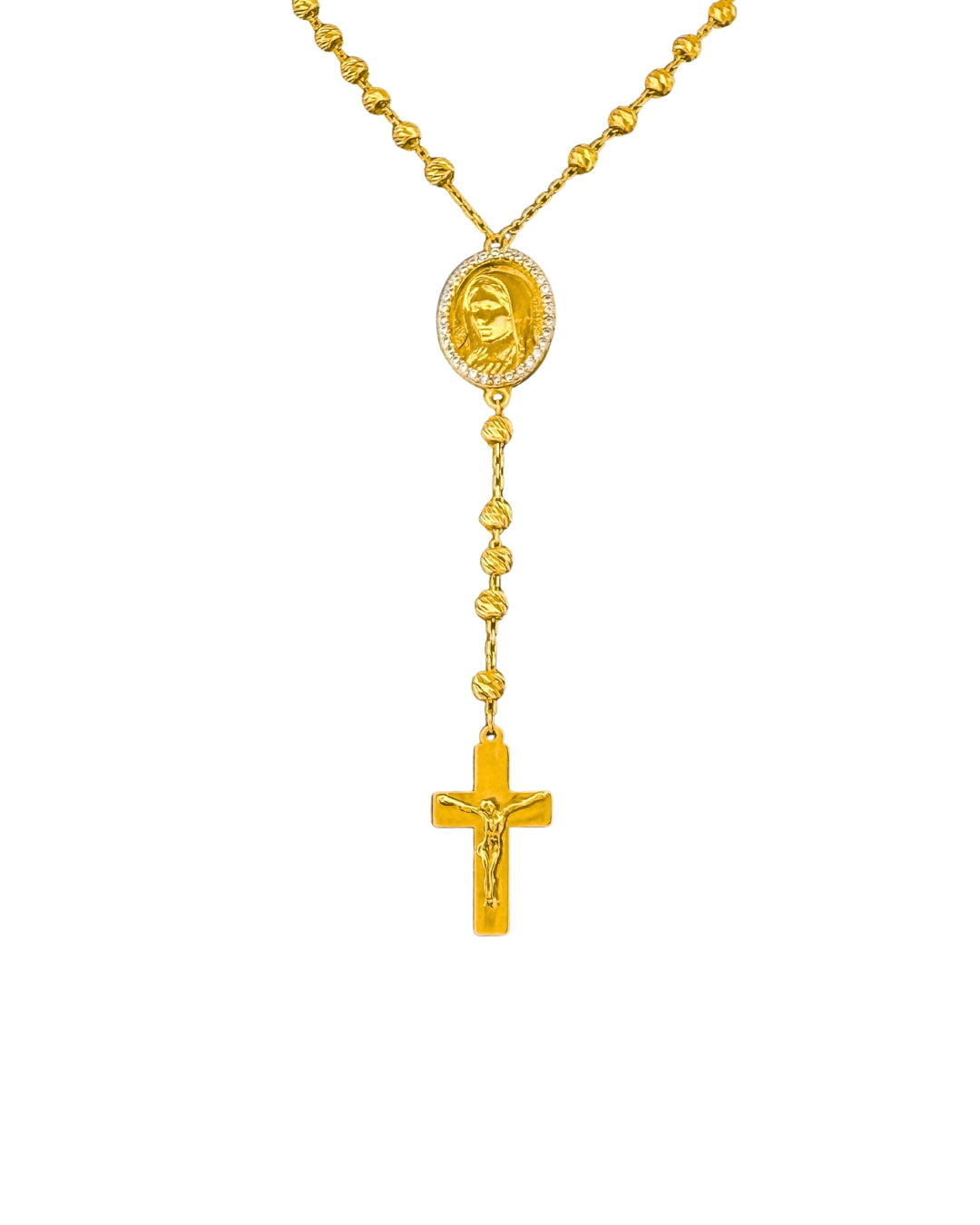 Nahaufnahme des Marien-Medaillons und des Kreuzanhängers mit Christus-Relief aus 18k Gold