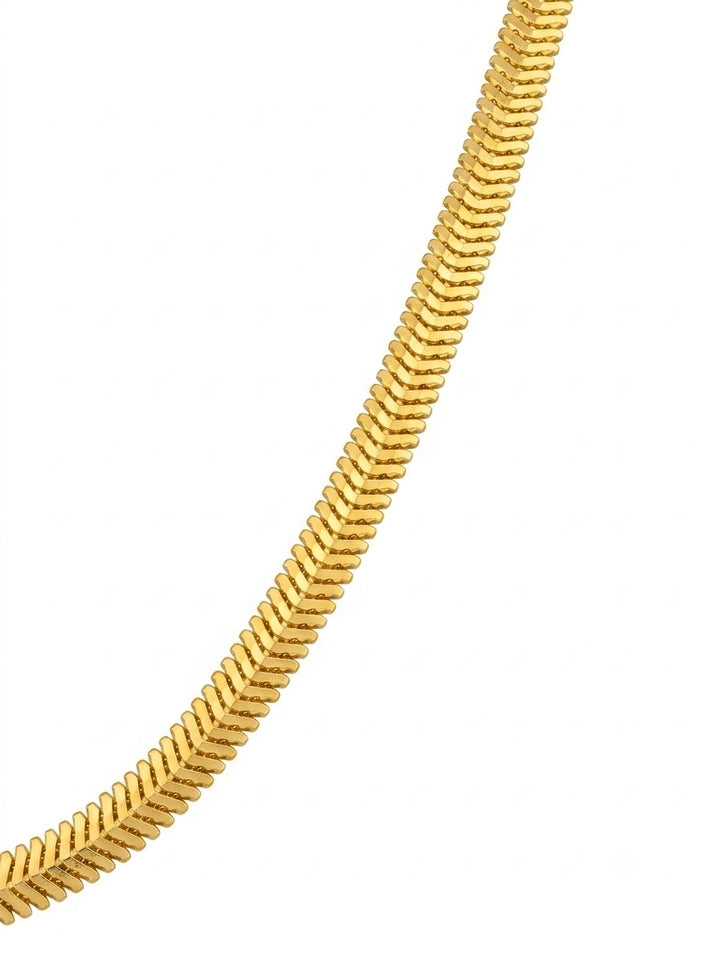 Detailaufnahme der 18k Gelbgold Schlangenkette mit fein gearbeiteten Schlangengliedern.