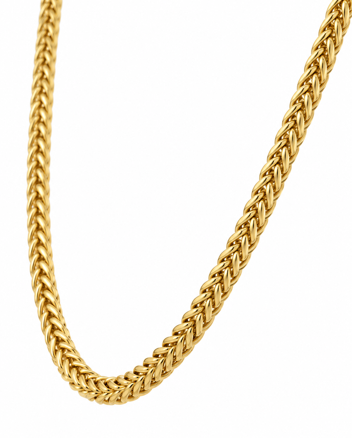 Zopfmuster-Halskette aus 18k Gelbgold mit 3 mm Zopfmuster-Gliedern auf hellem Hintergrund
