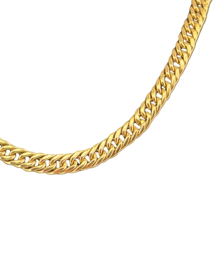 Detailaufnahme der kräftigen Glieder der 18k Gelbgold-Halskette