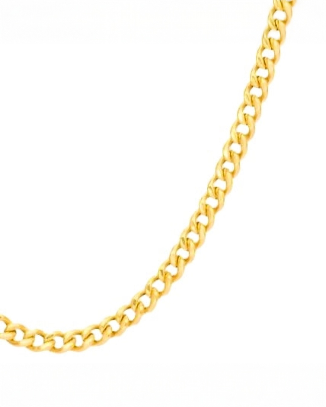 Detailaufnahme einer Panzerkette aus 18 Karat Gelbgold auf weißem Hintergrund, klassische flache Glieder mit polierter Oberfläche.