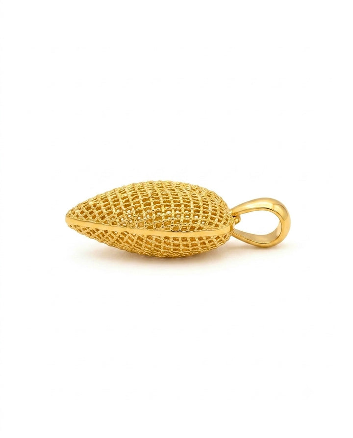 Herz Anhänger aus 18k Gelbgold mit filigranem Flechtdesign in seitlicher Ansicht.