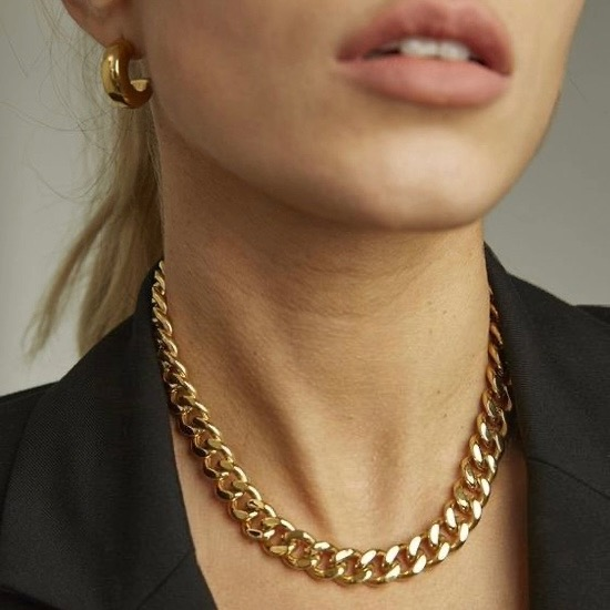 Halskette Gelbgold 18k – Niroo-ye Zanâne (Weibliche Kraft)