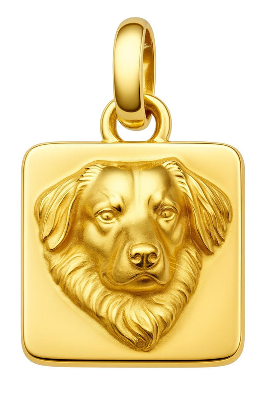 Quadratischer Anhänger aus 18k Gelbgold mit plastischem Relief eines Hundes – „Hamrah-e Vafadār“ (Treuer Begleiter)