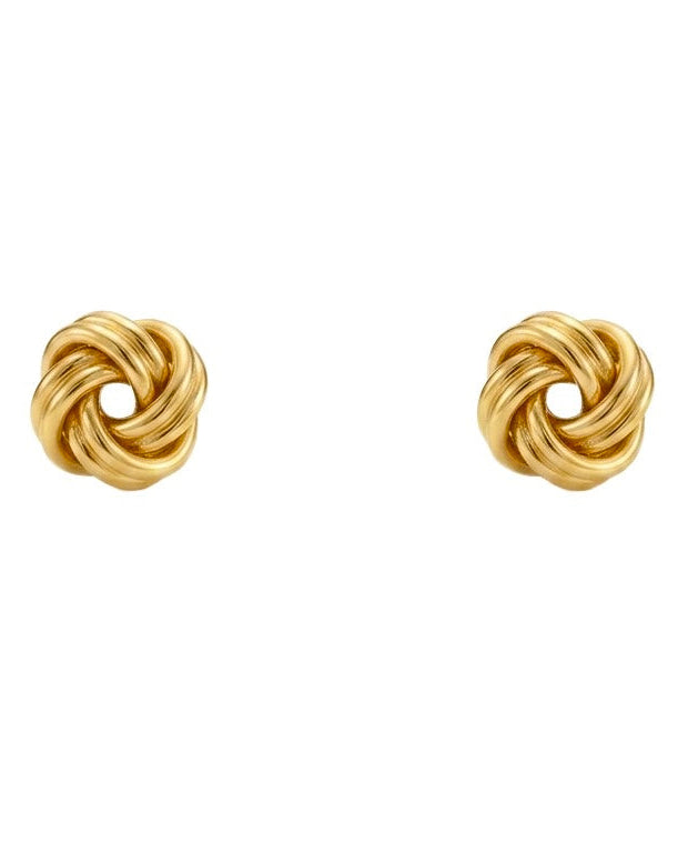 Detailaufnahme: 18k Gelbgold-Ohrstecker mit kleinem Knotenmotiv, fein poliert