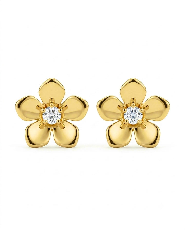 Ohrstecker Gelbgold 18k – Gol-e Zarif: Nahaufnahme der zarten Goldblüte mit klarem Zirkonia Stein.