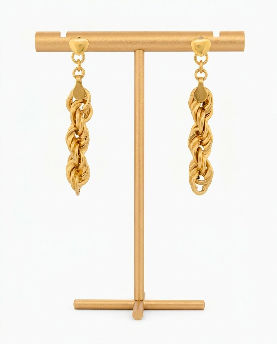 Lange Ohrstecker aus 18k Gelbgold mit verbundenen Gliedern und Herzstecker