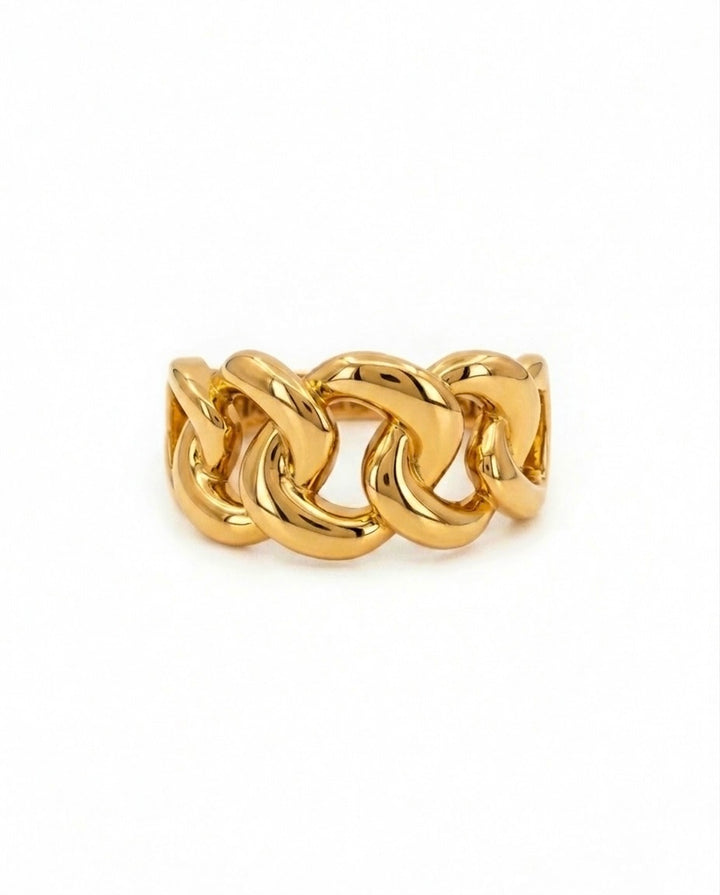 18k Gelbgoldring mit großen, hochglanzpolierten Kettengliedern. Modernes Statement-Design mit luxuriöser Ausstrahlung.