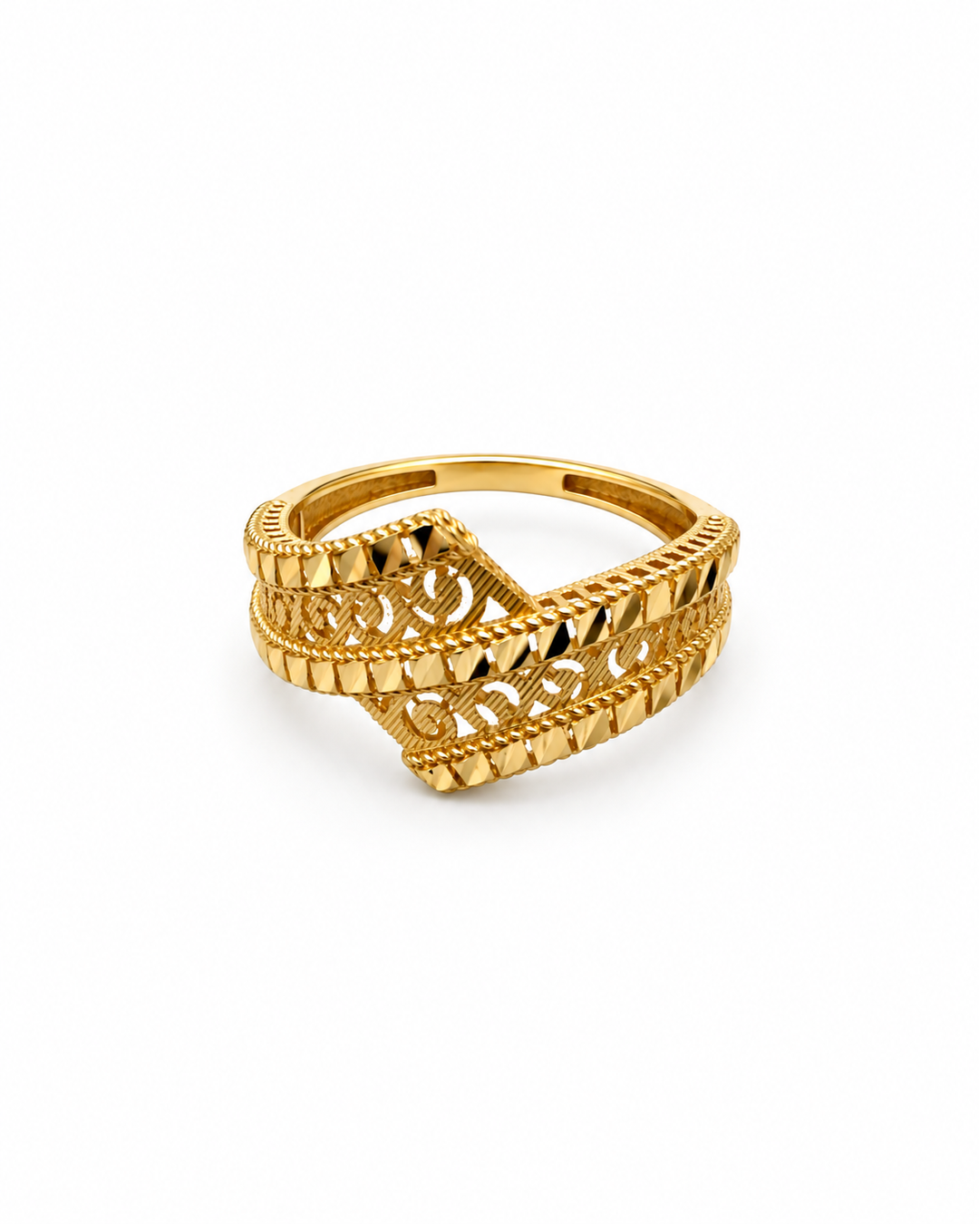Naqsh Ring aus 18k Gelbgold mit überkreuzten ornamentierten Goldbahnen in Nahaufnahme