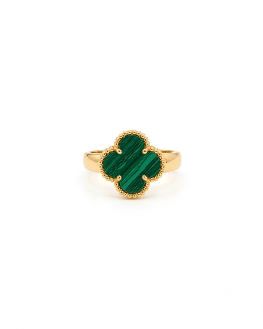 18k Gelbgold Ring mit Malachit Kleeblatt – Raz-e Sabz, handgefertigt