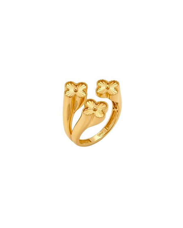 18k Goldring mit drei gravierten Blüten – freigestelltes Produktbild