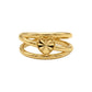 Detailaufnahme eines Goldrings mit Herz aus 18k Gelbgold
