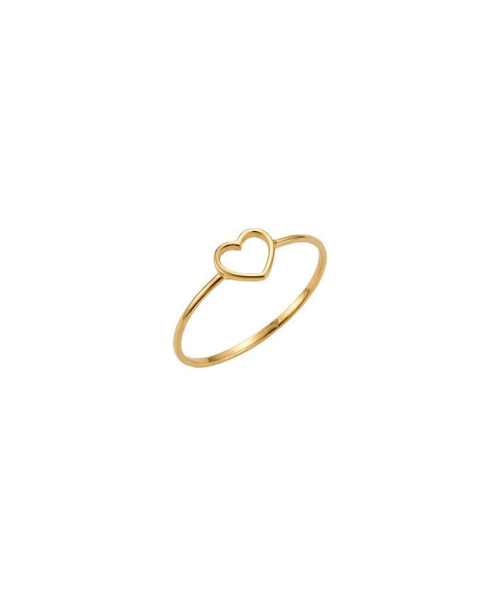 Zarter 18k Goldring mit offenem Herzmotiv – freigestelltes Produktbild