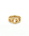 Eleganter Ring aus poliertem Gelbgold 18k mit markantem Kettenglieder-Design. Die ineinandergreifenden, abgerundeten Glieder verleihen dem Schmuckstück eine moderne und zugleich kraftvolle Ausstrahlung. Hochglänzende Oberfläche auf hellem Hintergrund, fotografiert in minimalistischer Studioaufnahme.